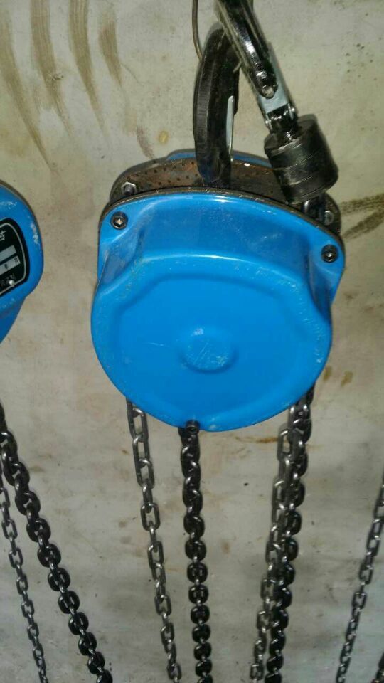 東圣三角形手拉葫蘆實(shí)拍.jpg 東圣三角形手拉葫蘆實(shí)拍.jpg